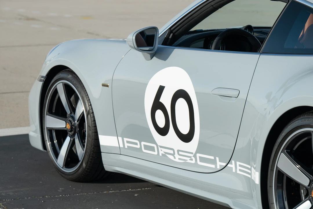 2023 Porsche 992 Sport Classic - Image 17 of 31