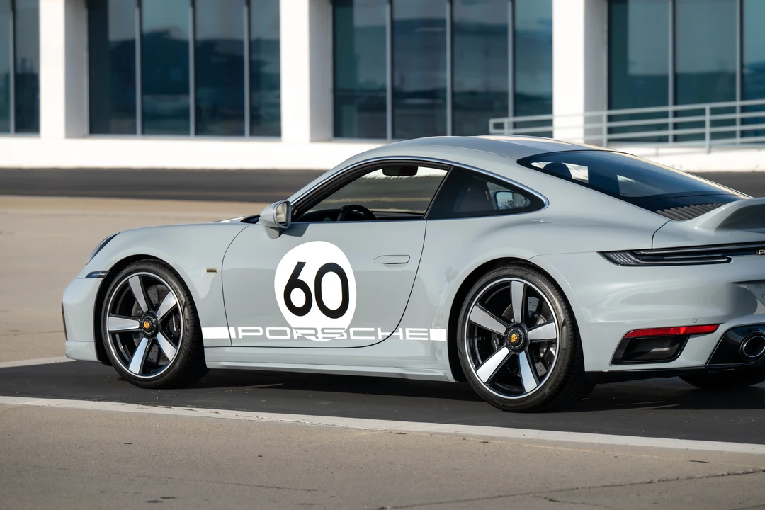 2023 Porsche 992 Sport Classic - Image 12 of 31