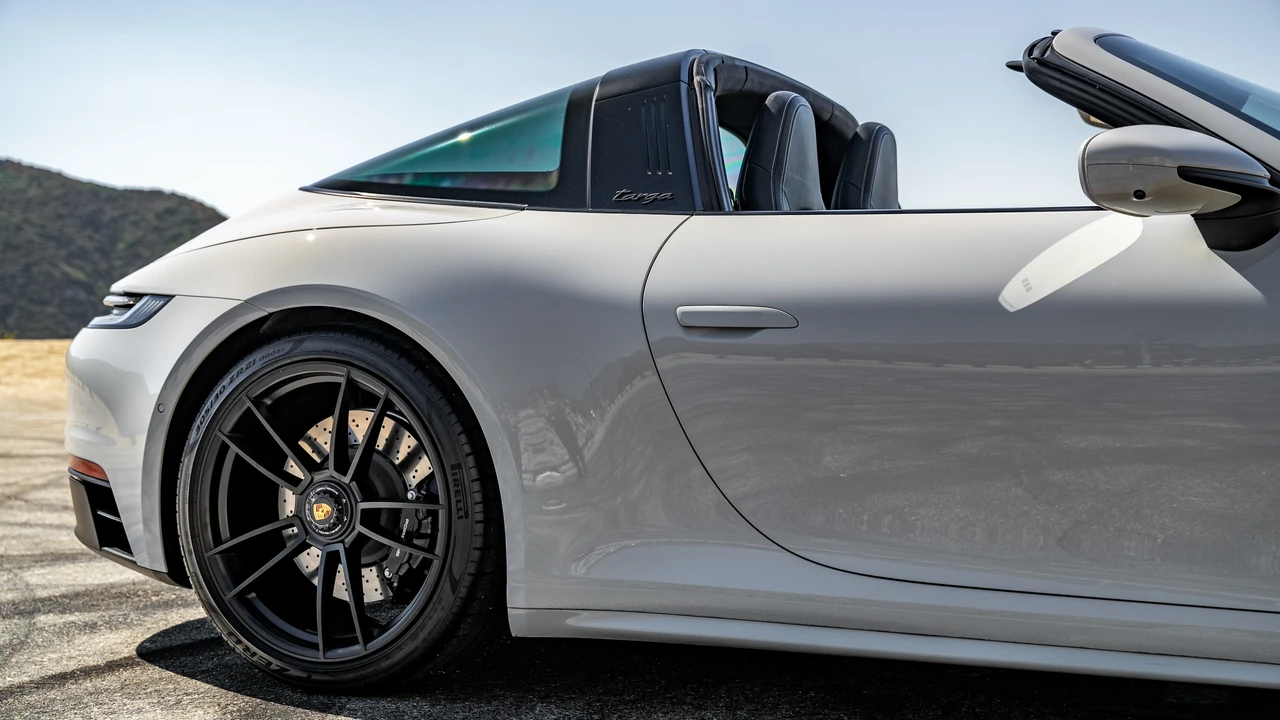 2023 Porsche 992 Targa 4 GTS - Image 18 of 31