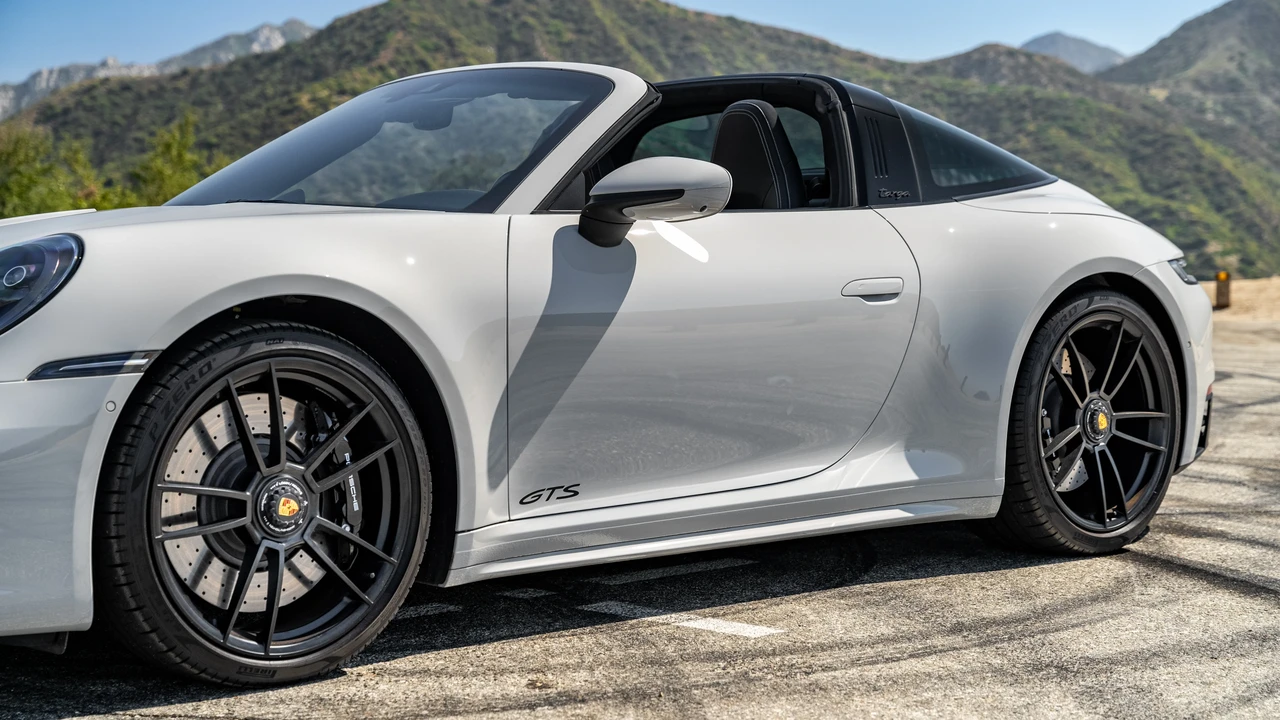 2023 Porsche 992 Targa 4 GTS - Image 19 of 31