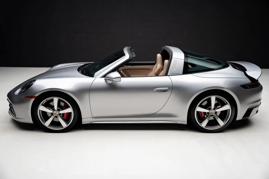 2023 Porsche 992 Targa 4 & 4S - Image 18 of 31
