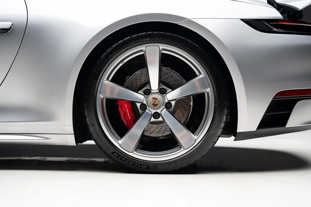 2023 Porsche 992 Targa 4 & 4S - Image 23 of 31