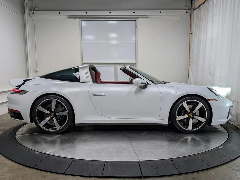 2023 Porsche 992 Targa 4 & 4S - Image 11 of 31