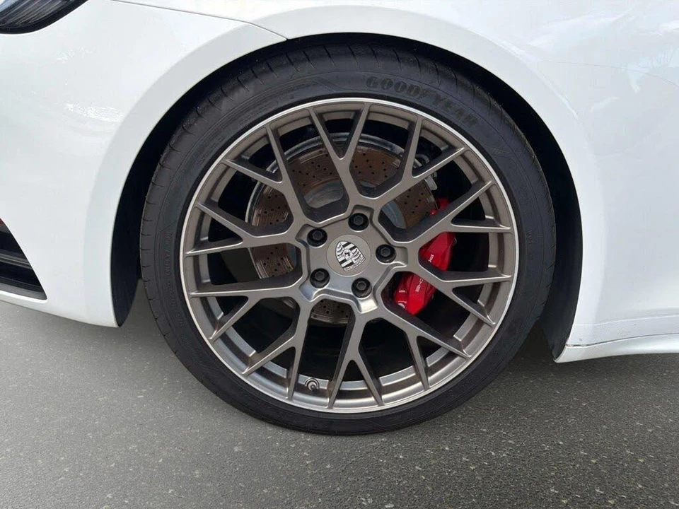 2023 Porsche 992 Targa 4 & 4S - Image 19 of 31