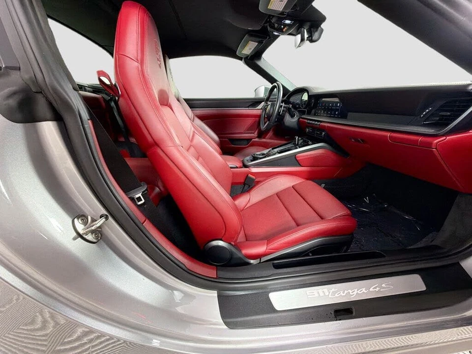 2023 Porsche 992 Targa 4 & 4S - Image 26 of 29
