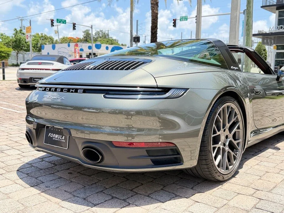 2023 Porsche 992 Targa 4 & 4S - Image 15 of 31