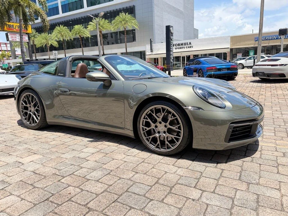 2023 Porsche 992 Targa 4 & 4S - Image 9 of 31