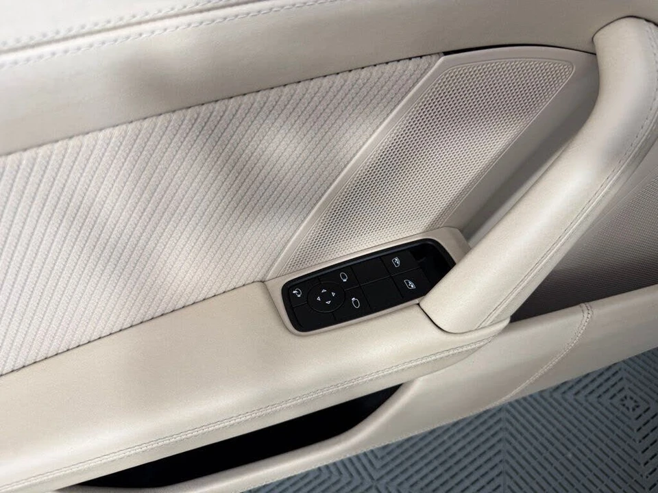 2023 Porsche 992 Targa 4 & 4S - Image 19 of 27