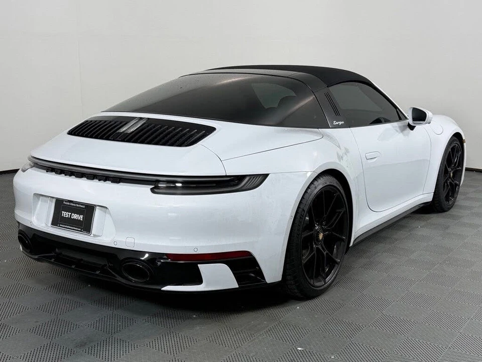 2023 Porsche 992 Targa 4 & 4S - Image 7 of 27