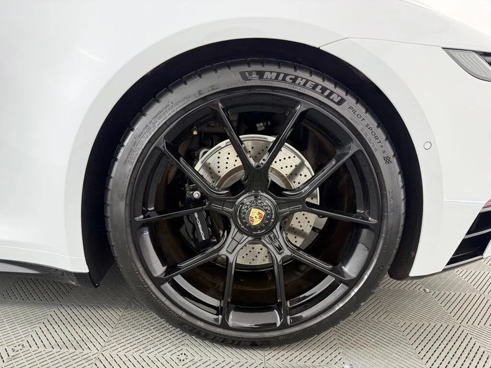 2023 Porsche 992 Targa 4 & 4S - Image 11 of 27