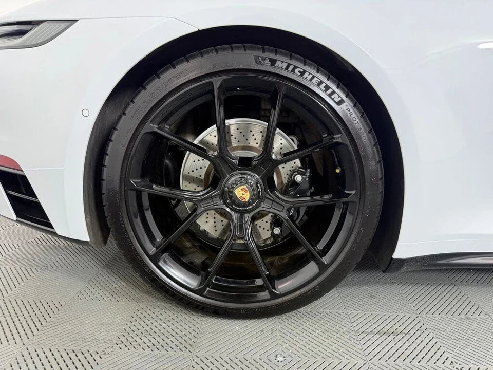 2023 Porsche 992 Targa 4 & 4S - Image 12 of 27