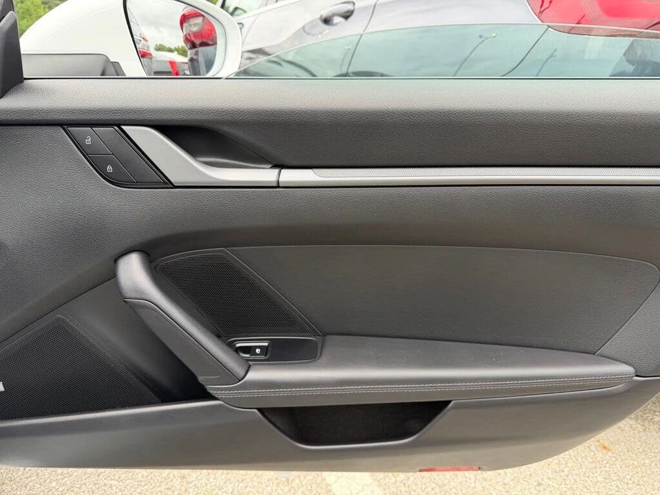 2023 Porsche 992 Targa 4 & 4S - Image 26 of 31