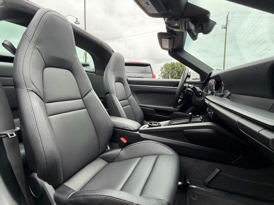 2023 Porsche 992 Targa 4 & 4S - Image 25 of 31