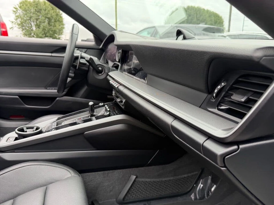 2023 Porsche 992 Targa 4 & 4S - Image 23 of 31
