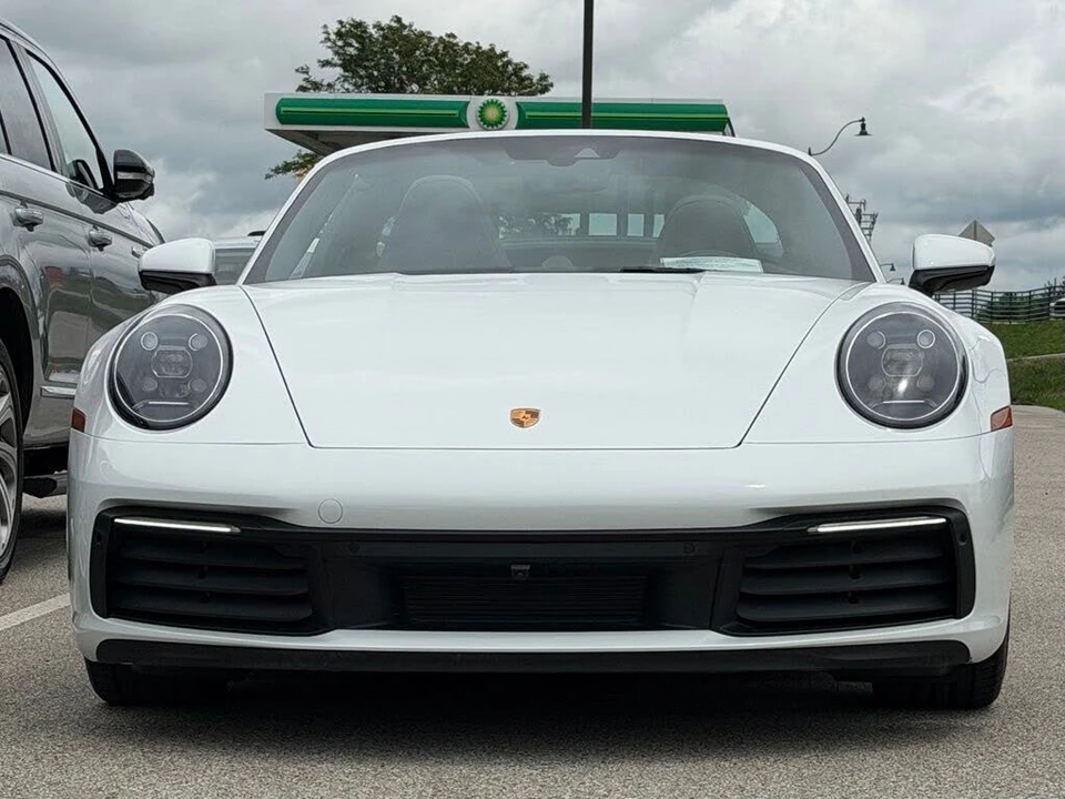 2023 Porsche 992 Targa 4 & 4S - Image 13 of 31