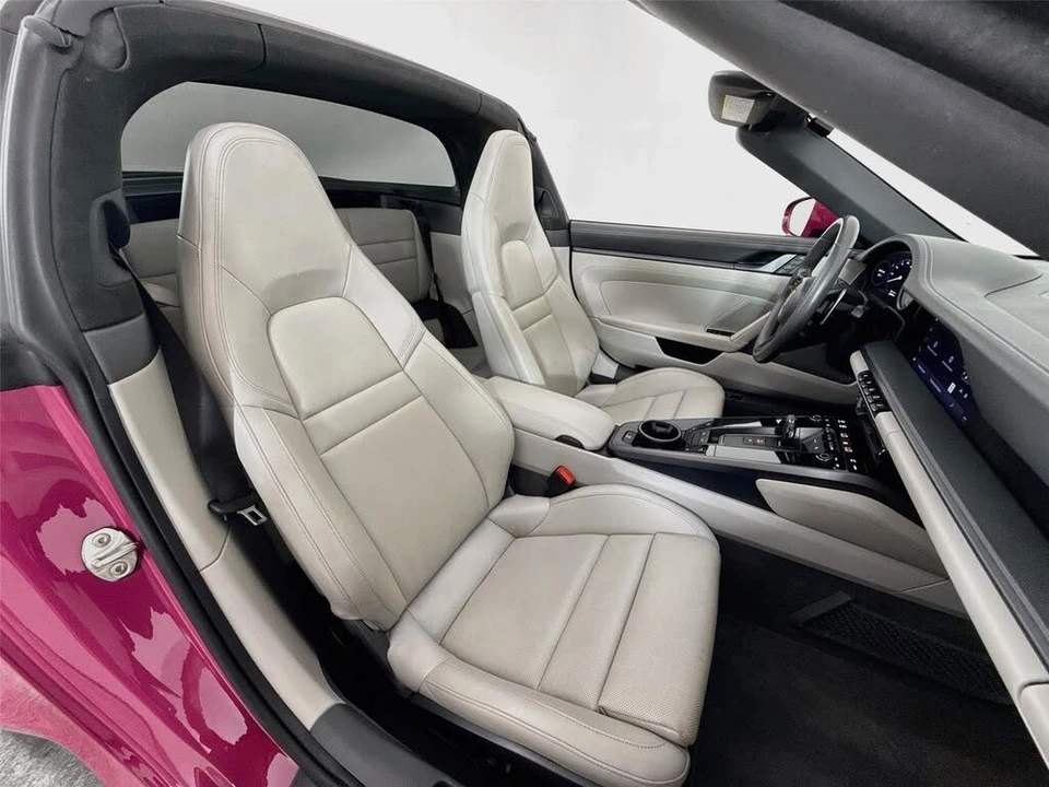 2023 Porsche 992 Targa 4 & 4S - Image 24 of 31