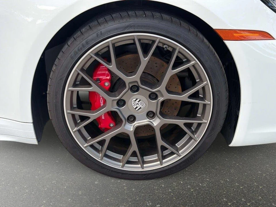 2023 Porsche 992 Targa 4 & 4S - Image 21 of 31
