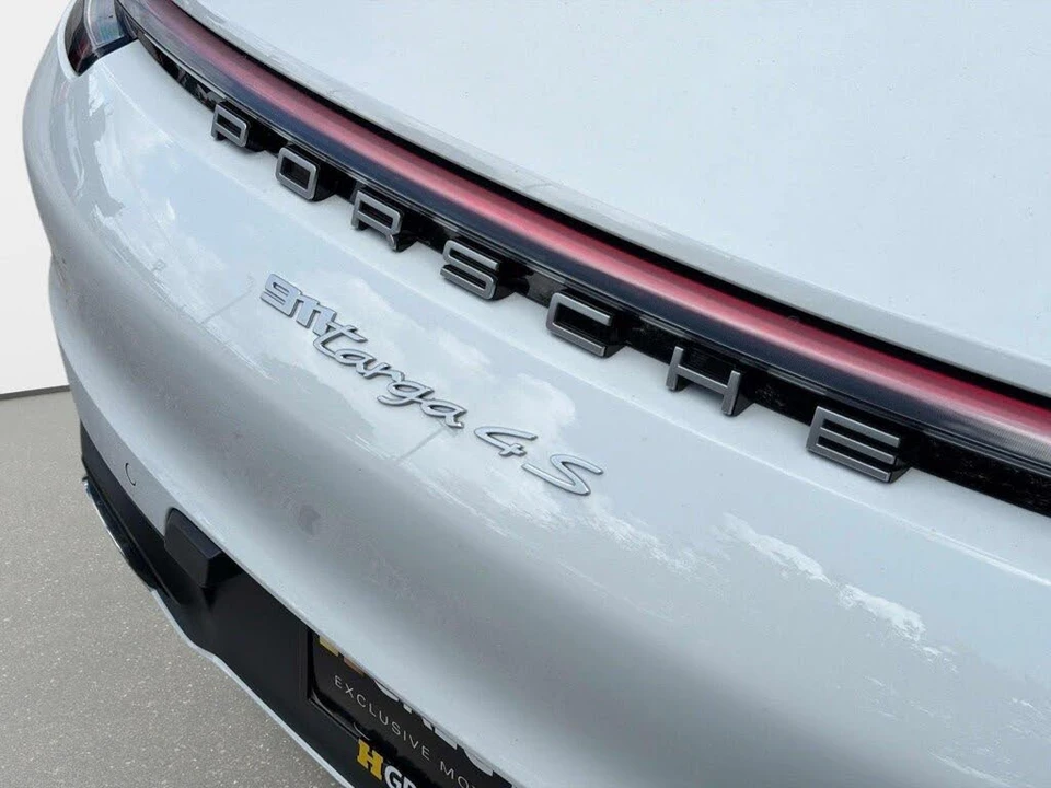 2023 Porsche 992 Targa 4 & 4S - Image 17 of 31