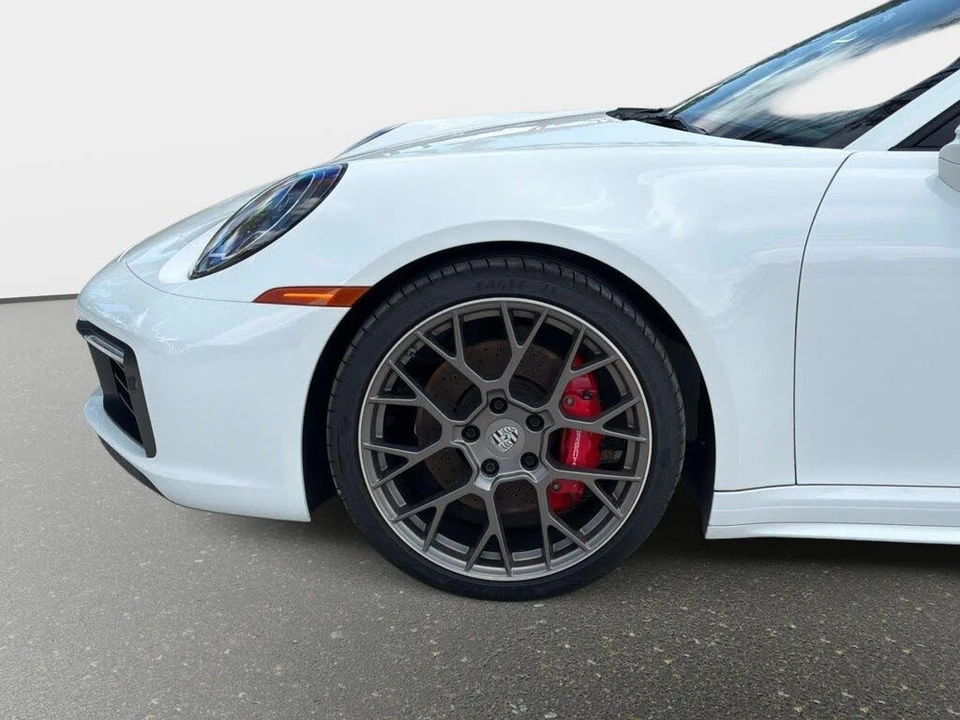 2023 Porsche 992 Targa 4 & 4S - Image 13 of 31