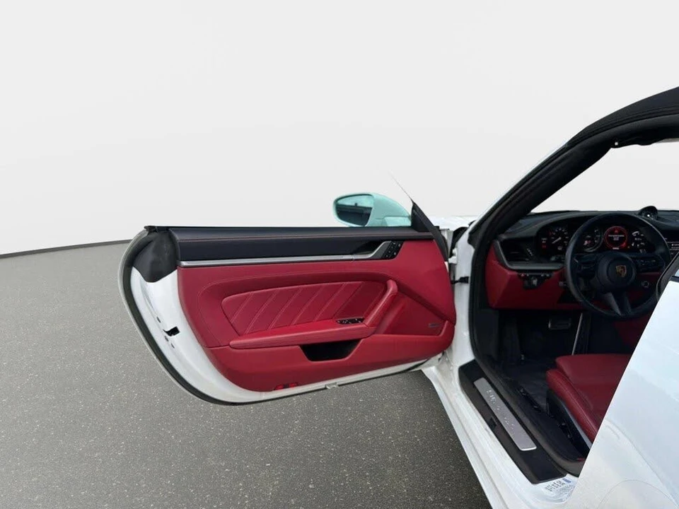 2023 Porsche 992 Targa 4 & 4S - Image 27 of 31