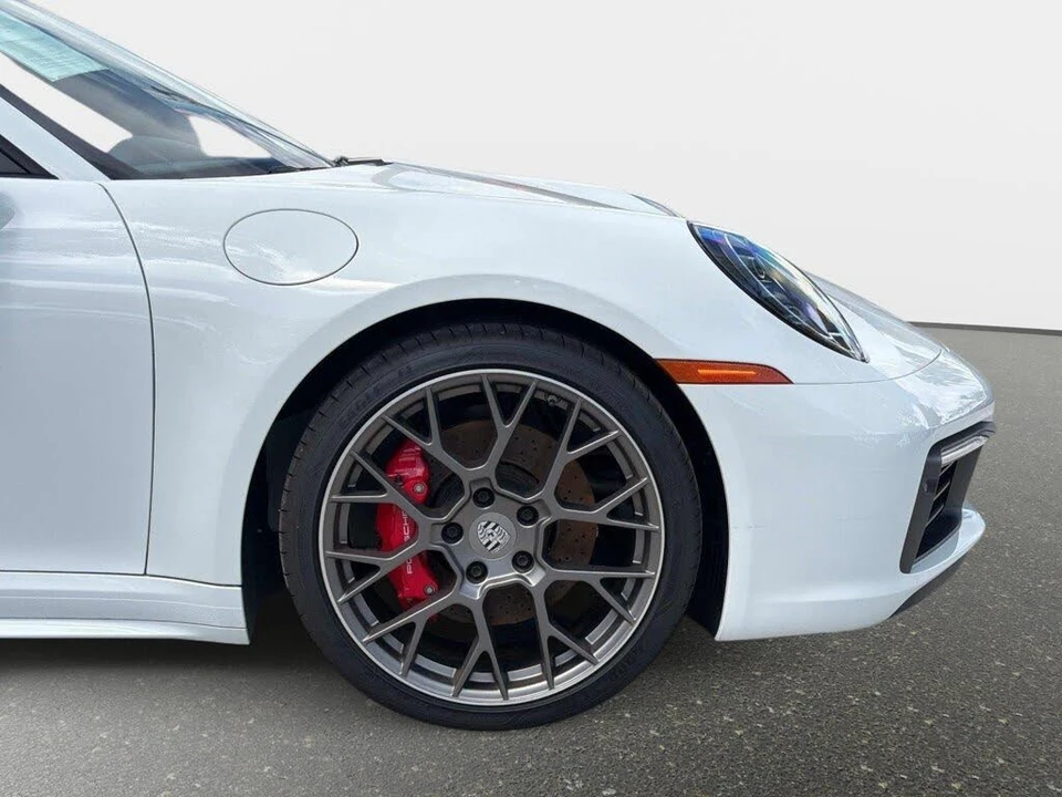 2023 Porsche 992 Targa 4 & 4S - Image 22 of 31