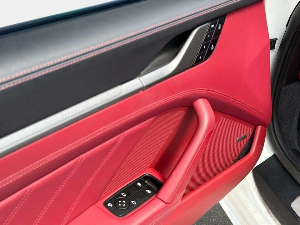 2023 Porsche 992 Targa 4 & 4S - Image 28 of 31