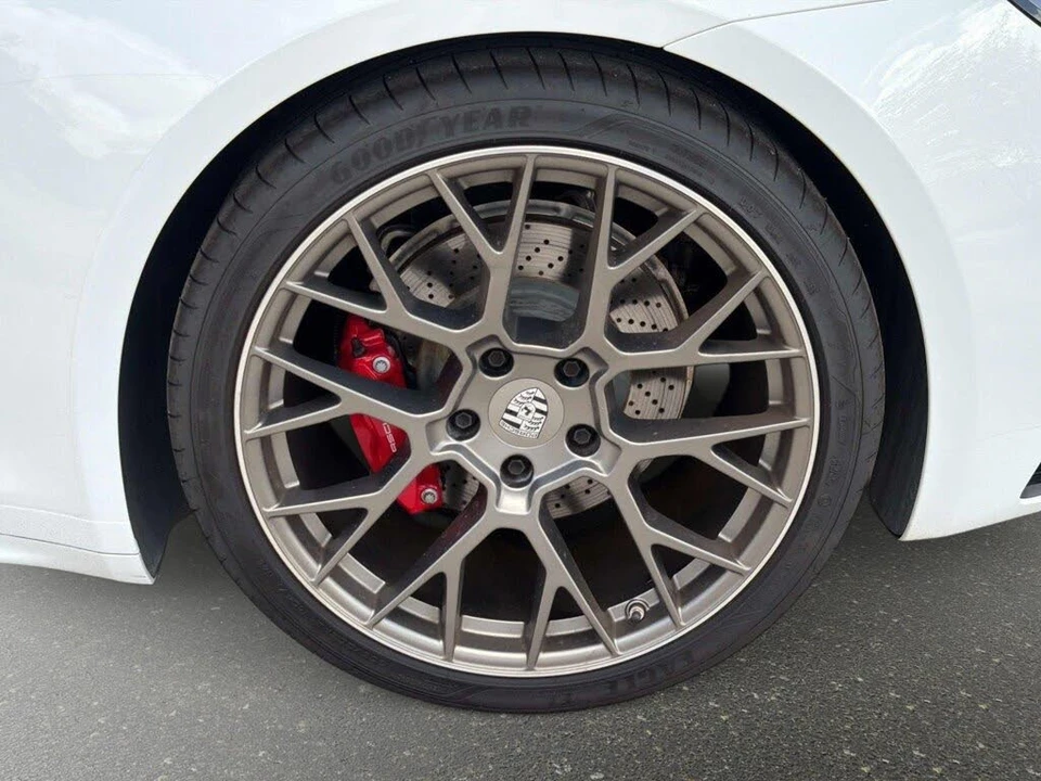 2023 Porsche 992 Targa 4 & 4S - Image 14 of 31