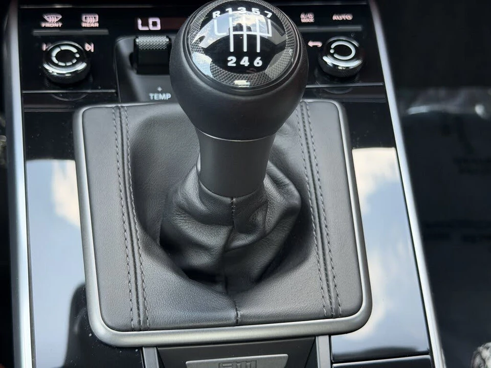 2023 Porsche 992 Targa 4 & 4S - Image 28 of 31