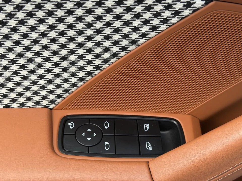 2023 Porsche 992 Targa 4 & 4S - Image 21 of 31