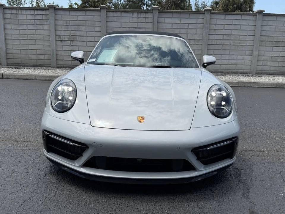 2023 Porsche 992 Targa 4 & 4S - Image 11 of 31