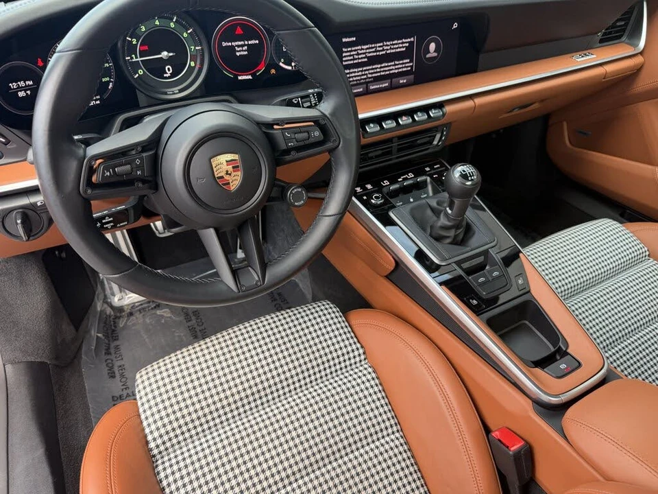 2023 Porsche 992 Targa 4 & 4S - Image 16 of 31