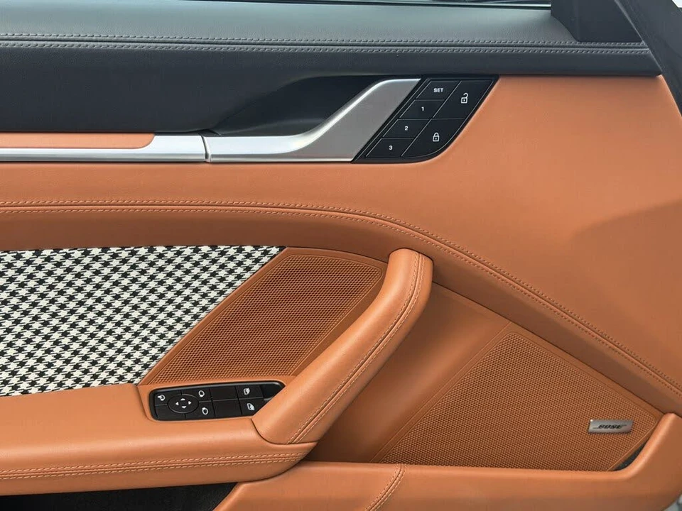 2023 Porsche 992 Targa 4 & 4S - Image 19 of 31