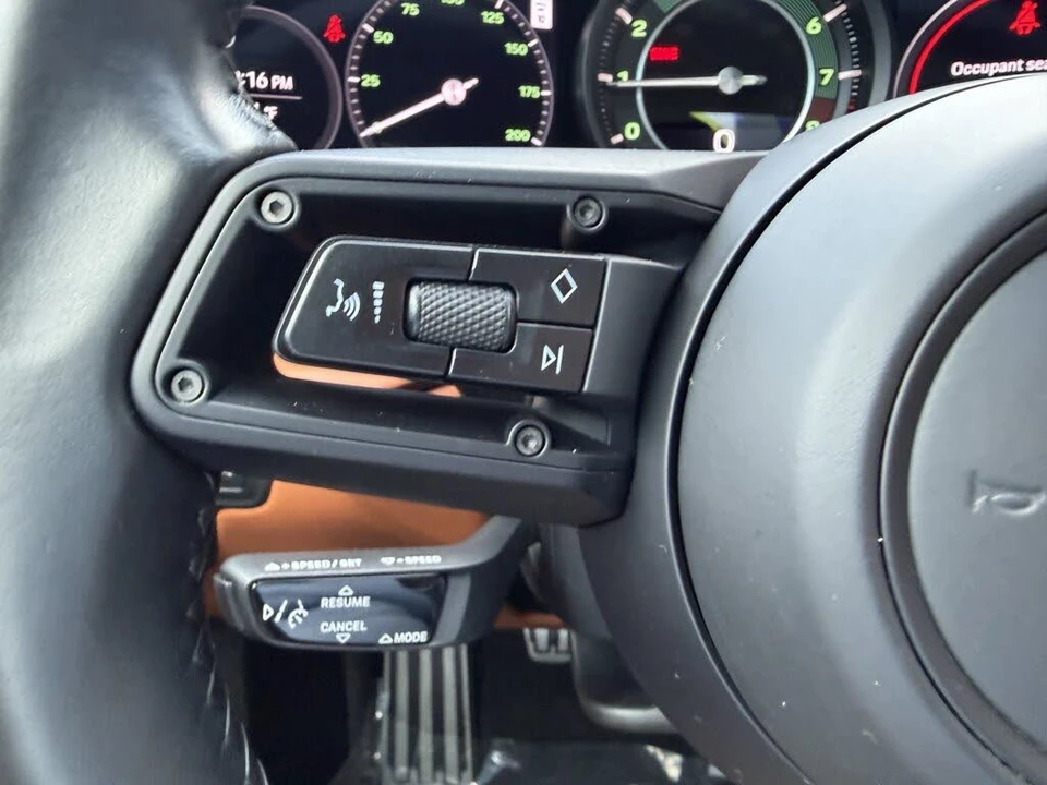 2023 Porsche 992 Targa 4 & 4S - Image 30 of 31