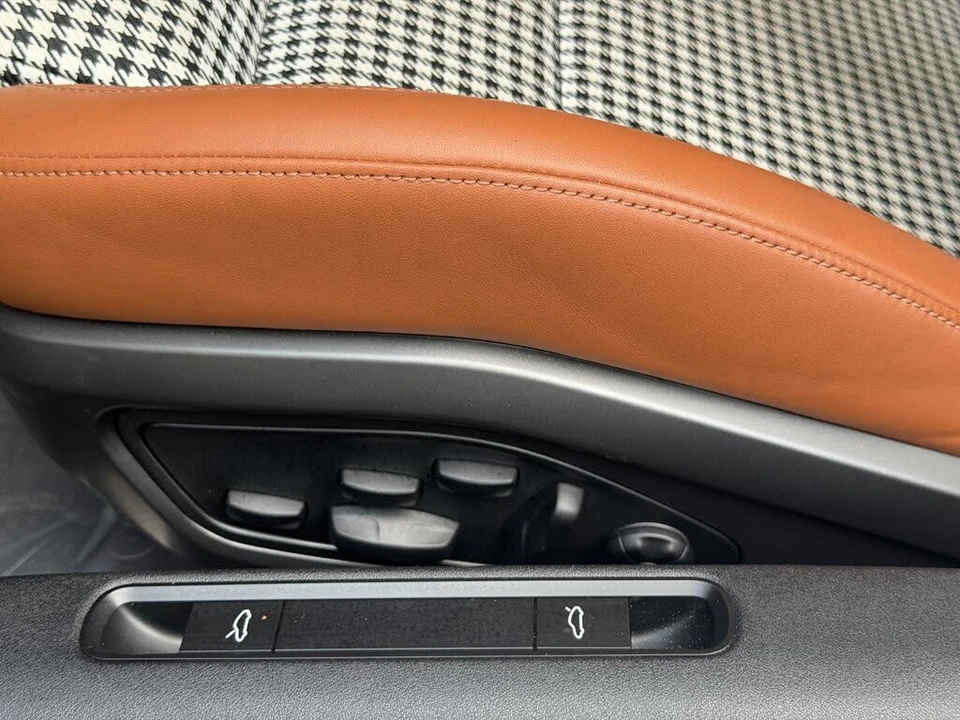 2023 Porsche 992 Targa 4 & 4S - Image 23 of 31