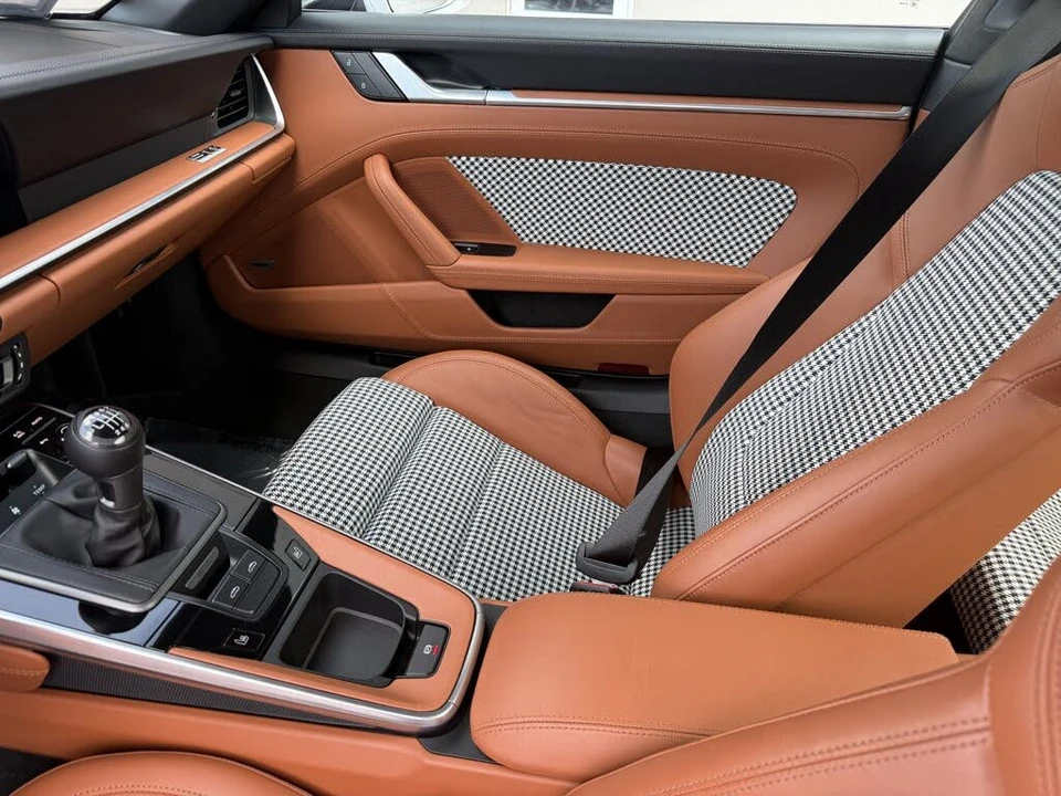 2023 Porsche 992 Targa 4 & 4S - Image 17 of 31