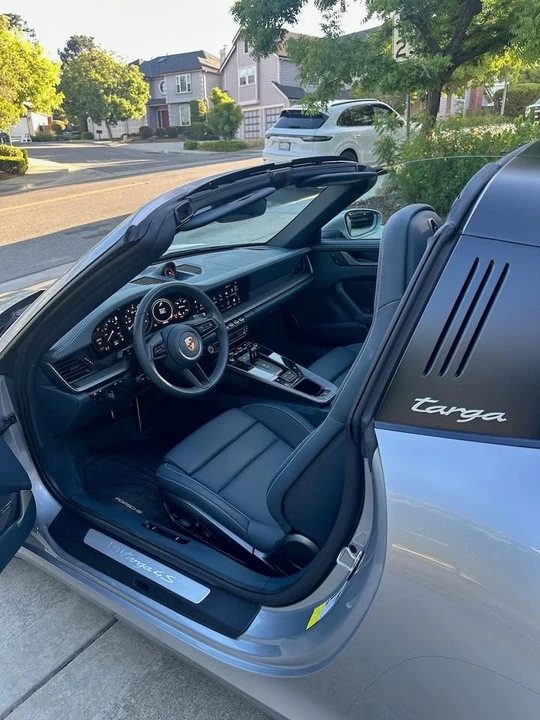 2023 Porsche 992 Targa 4 & 4S - Image 7 of 9
