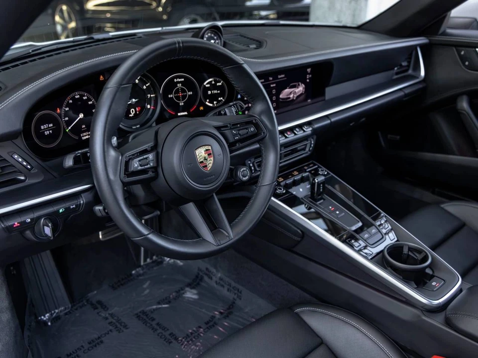 2023 Porsche 992 Targa 4 & 4S - Image 4 of 5