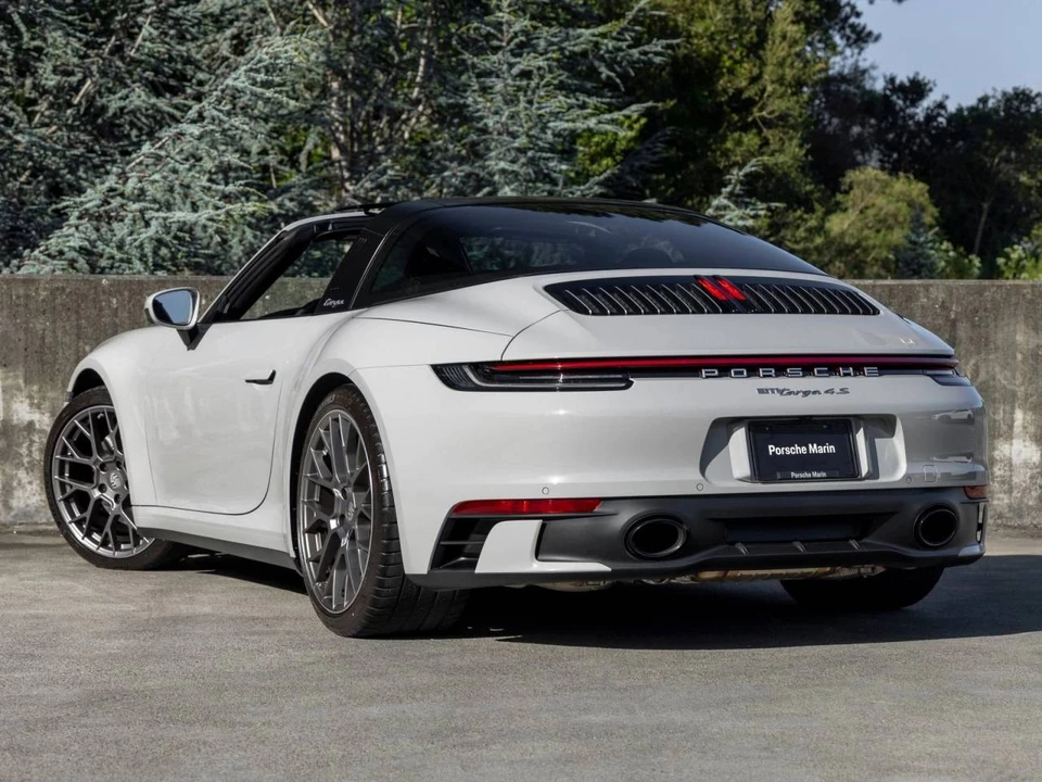 2023 Porsche 992 Targa 4 & 4S - Image 3 of 5