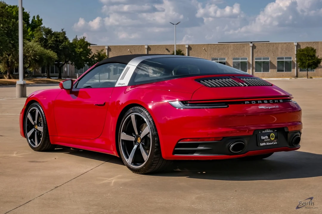 2023 Porsche 992 Targa 4 & 4S - Image 11 of 31