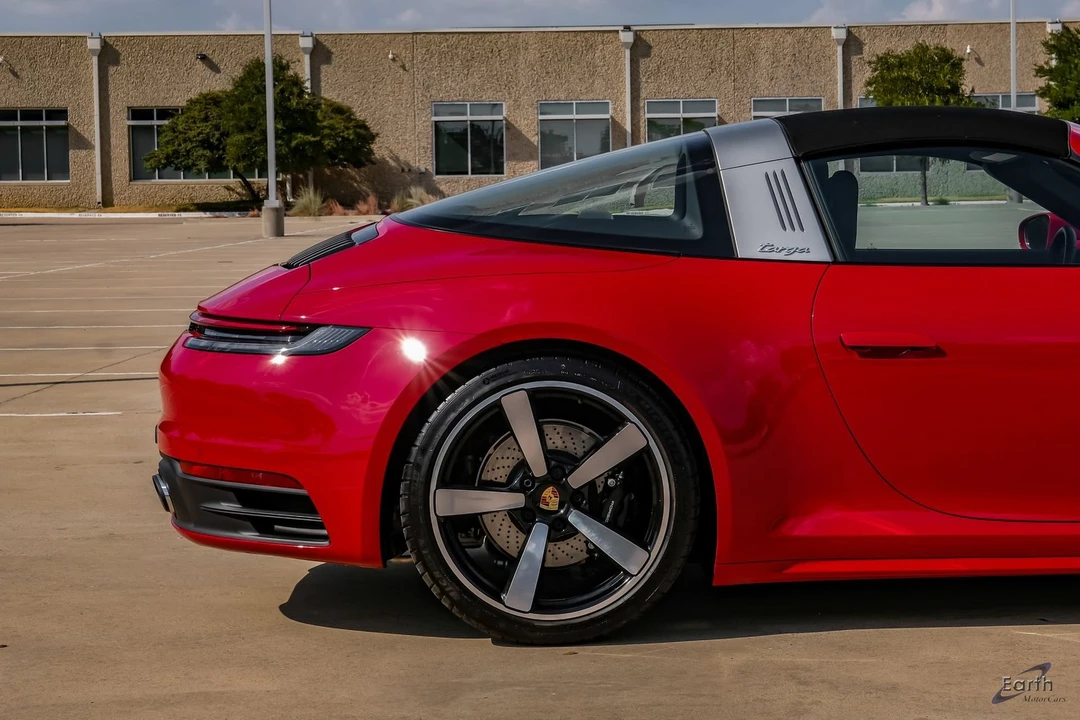 2023 Porsche 992 Targa 4 & 4S - Image 21 of 31