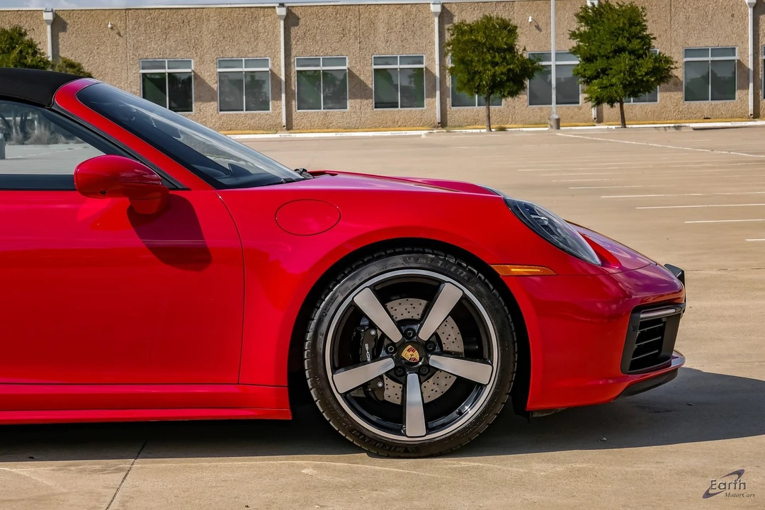 2023 Porsche 992 Targa 4 & 4S - Image 22 of 31