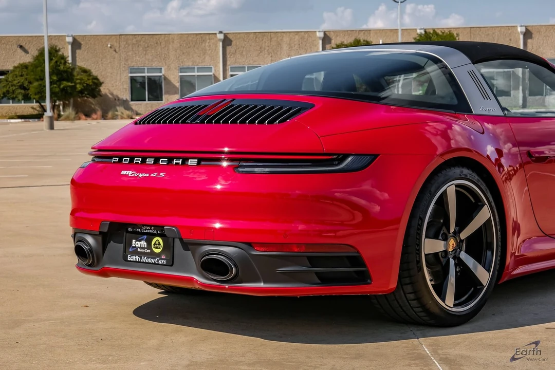 2023 Porsche 992 Targa 4 & 4S - Image 18 of 31
