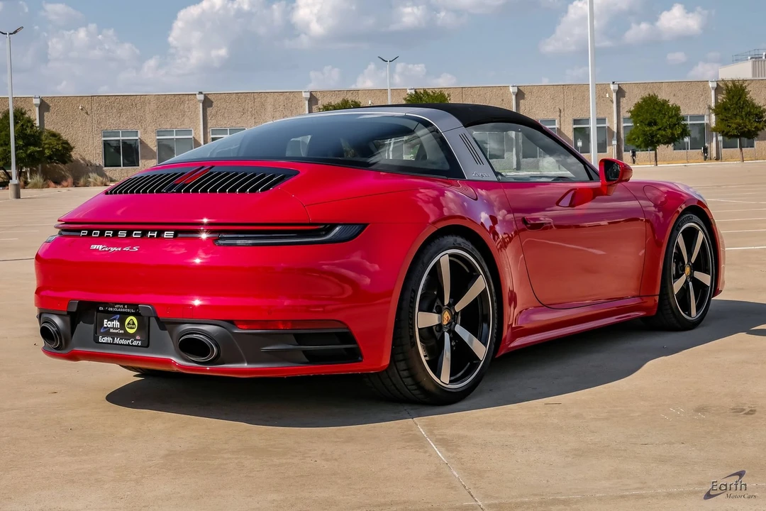 2023 Porsche 992 Targa 4 & 4S - Image 17 of 31