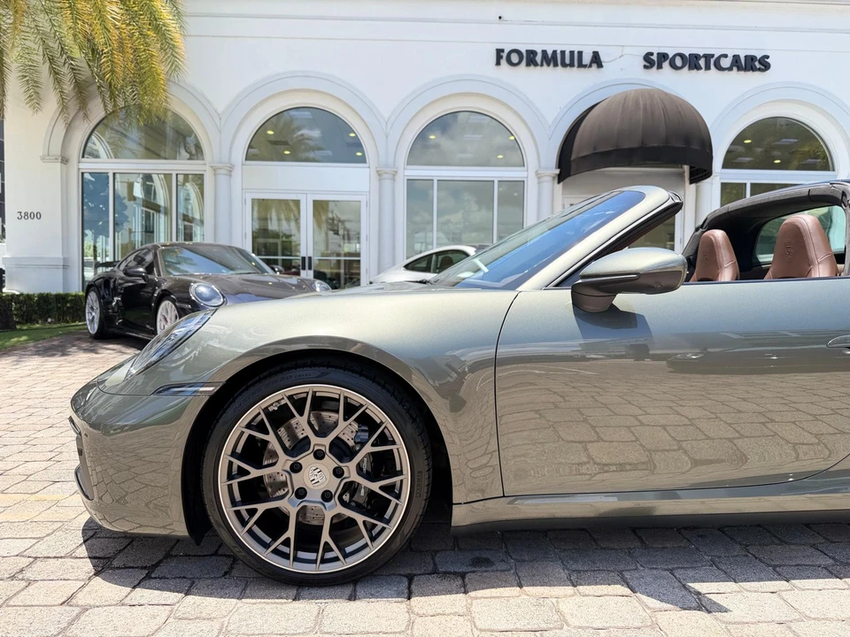 2023 Porsche 992 Targa 4 & 4S - Image 25 of 31