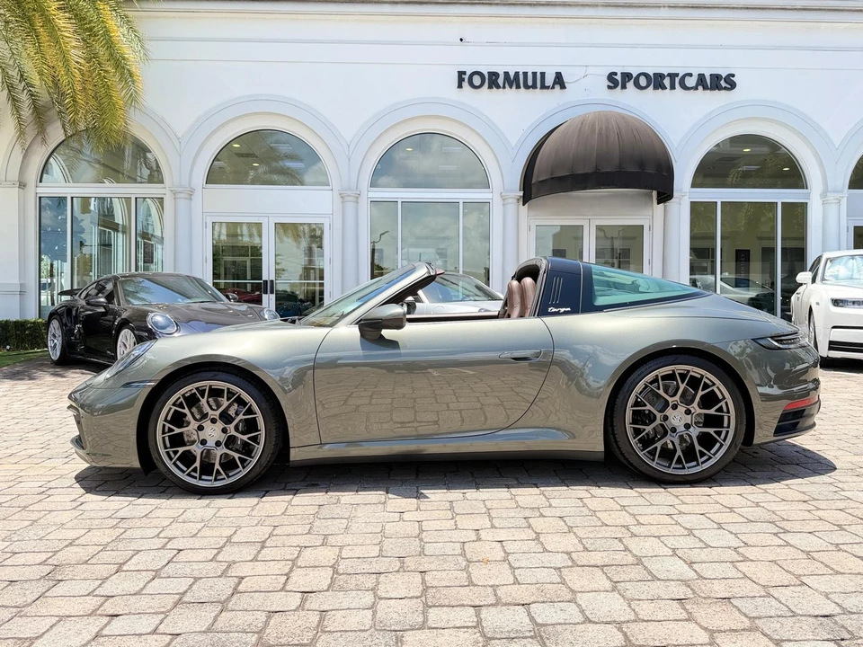 2023 Porsche 992 Targa 4 & 4S - Image 21 of 31