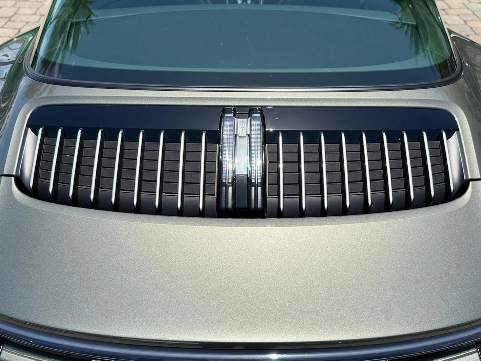 2023 Porsche 992 Targa 4 & 4S - Image 17 of 31