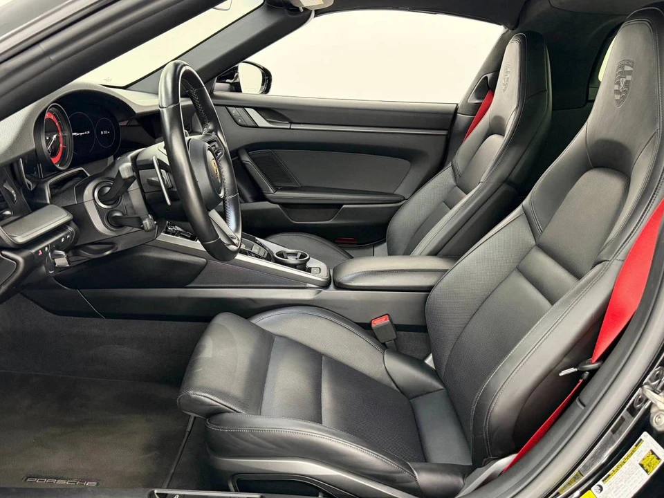 2023 Porsche 992 Targa 4 & 4S - Image 4 of 5
