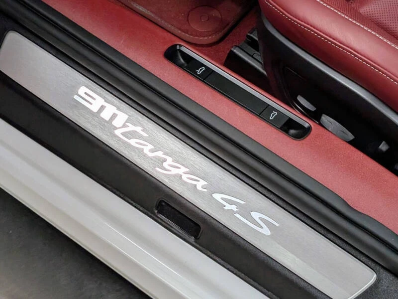 2023 Porsche 992 Targa 4 & 4S - Image 23 of 31