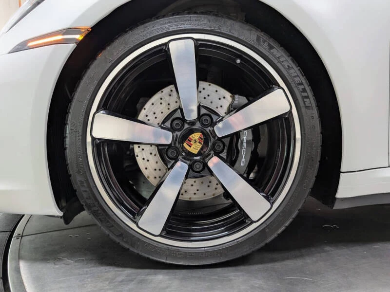 2023 Porsche 992 Targa 4 & 4S - Image 20 of 31