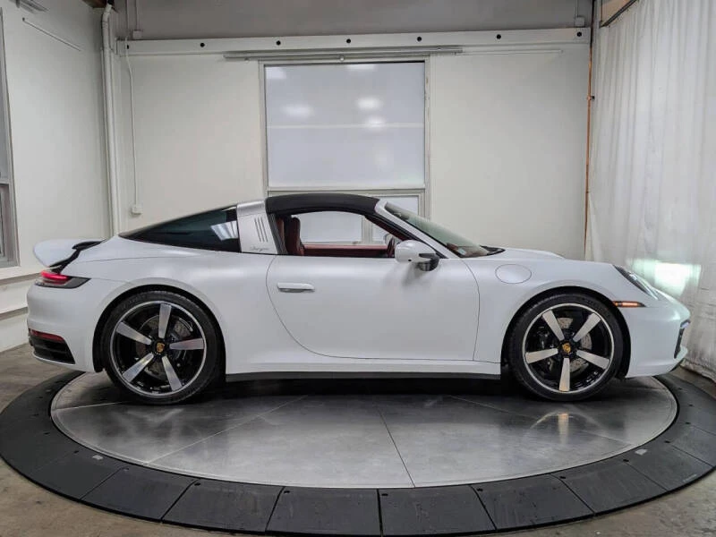 2023 Porsche 992 Targa 4 & 4S - Image 17 of 31